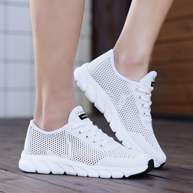 New Mesh Women Sneakers Breathable Flat Shoes Women Lightweight Sports