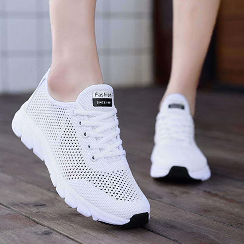New Mesh Women Sneakers Breathable Flat Shoes Women Lightweight Sports