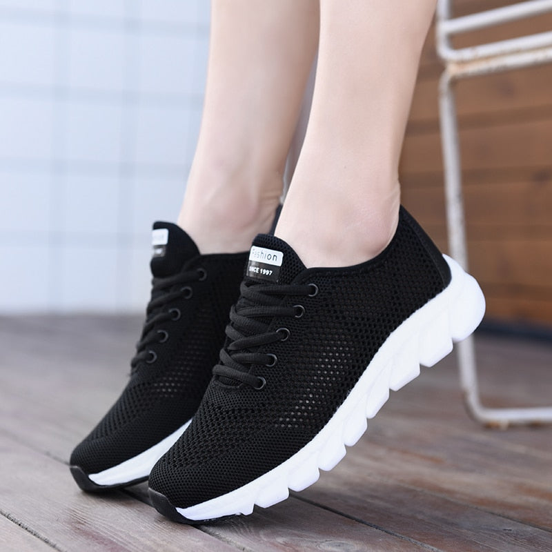 New Mesh Women Sneakers Breathable Flat Shoes Women Lightweight Sports