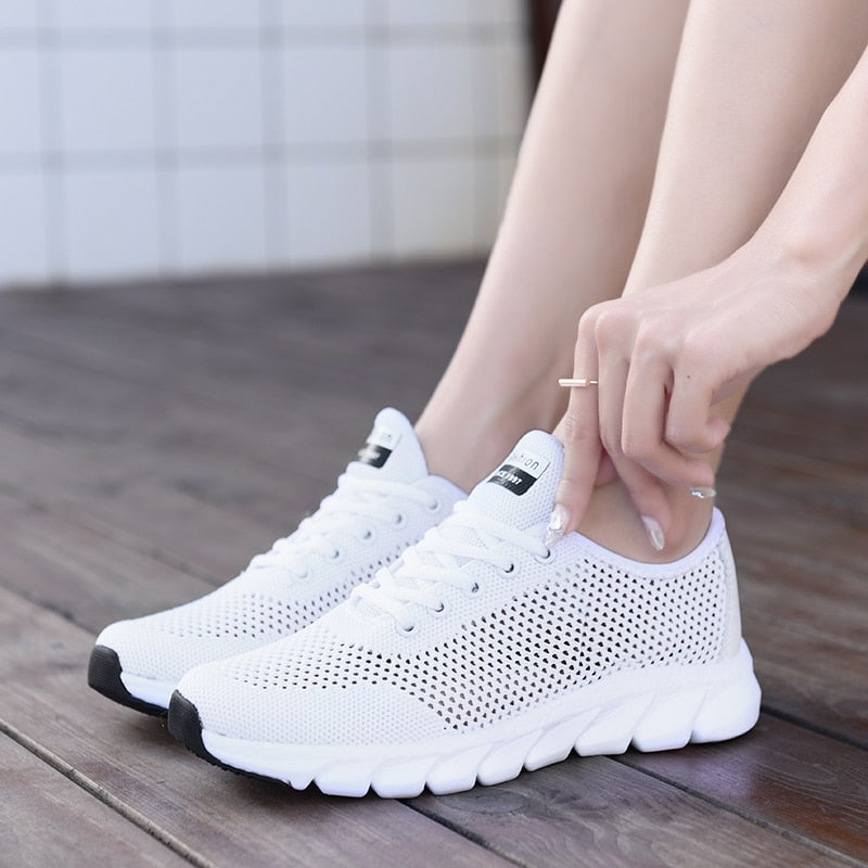 New Mesh Women Sneakers Breathable Flat Shoes Women Lightweight Sports